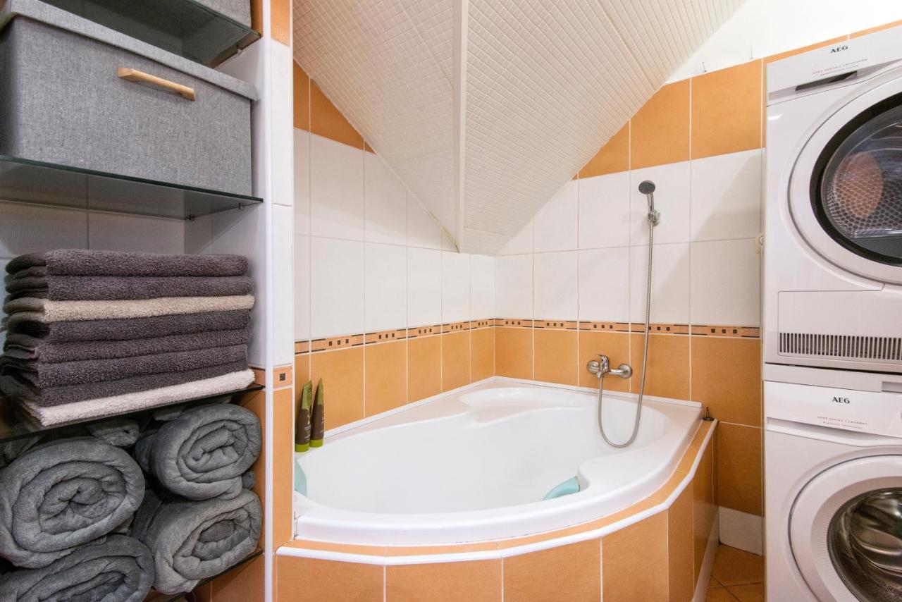 Apartment Neratovice Luaran gambar